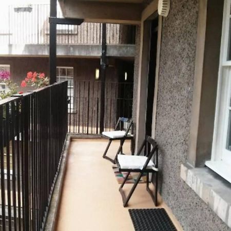 Joivy Stylish Castle View Apartment Edinburgh Exterior foto