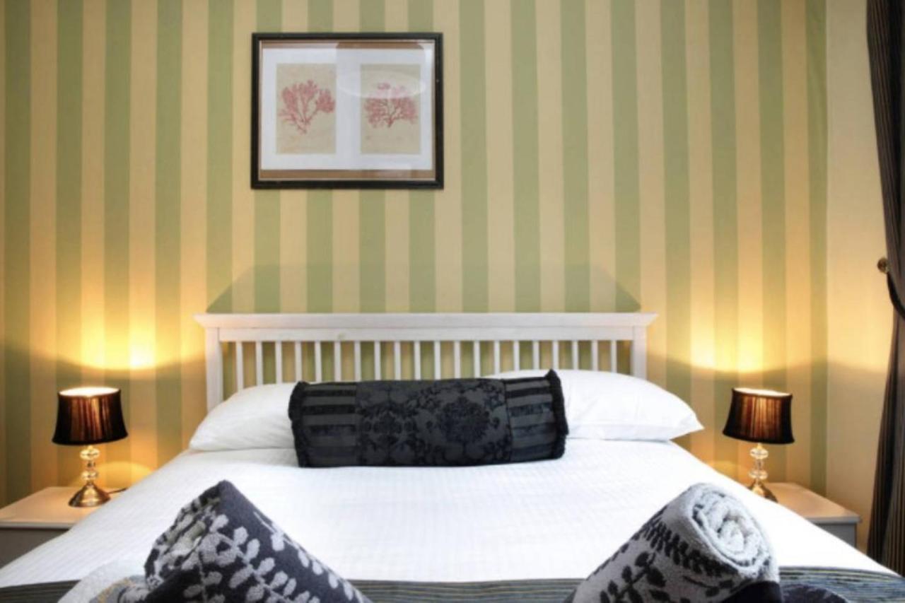 Joivy Stylish Castle View Apartment Edinburgh Exterior foto